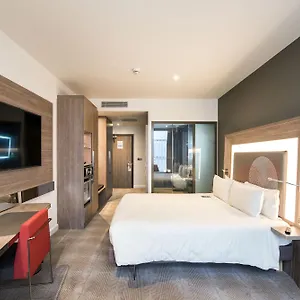 Novotel London Heathrow Airport T1 T2 And T3 Отель